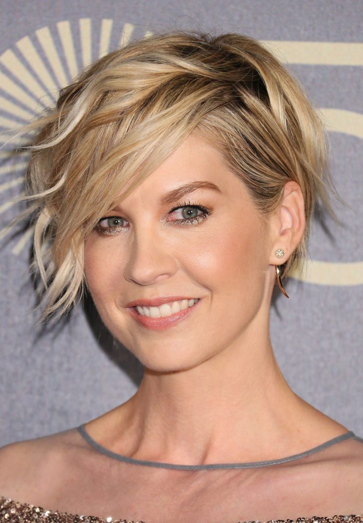 26 Most Flattering Short Hairstyles for Oval Faces