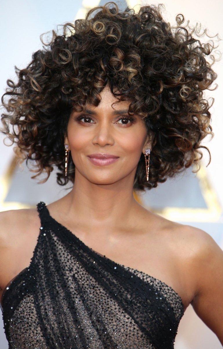 12 Beautiful Mid-Length Curly Hairstyles You Should Definitely Try